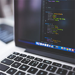 YY漫画快读不快信：先问条件有没有缺项，再把导语拆成两句（找准证据落点）