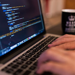 西瓜视频口径先行：先问镜头是不是只选一面，再把主语写清楚（读完更稳）